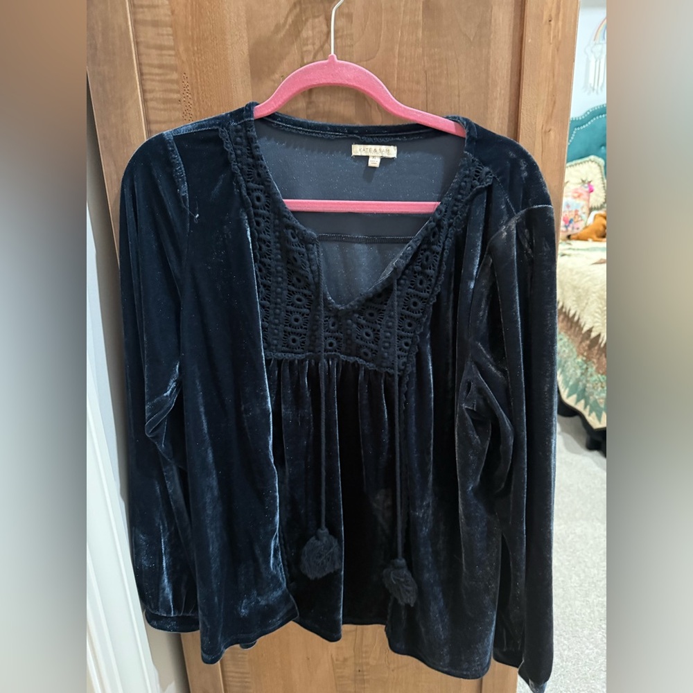 Kate and Sam velvet top XL